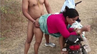 देहाती मराठी वाइफ खुले में सेक्स करती है लंड चूसकर