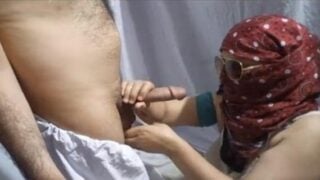 गोरी भाभी गुलाबी चूत को चोदा देवर लंड का माल निकालकर